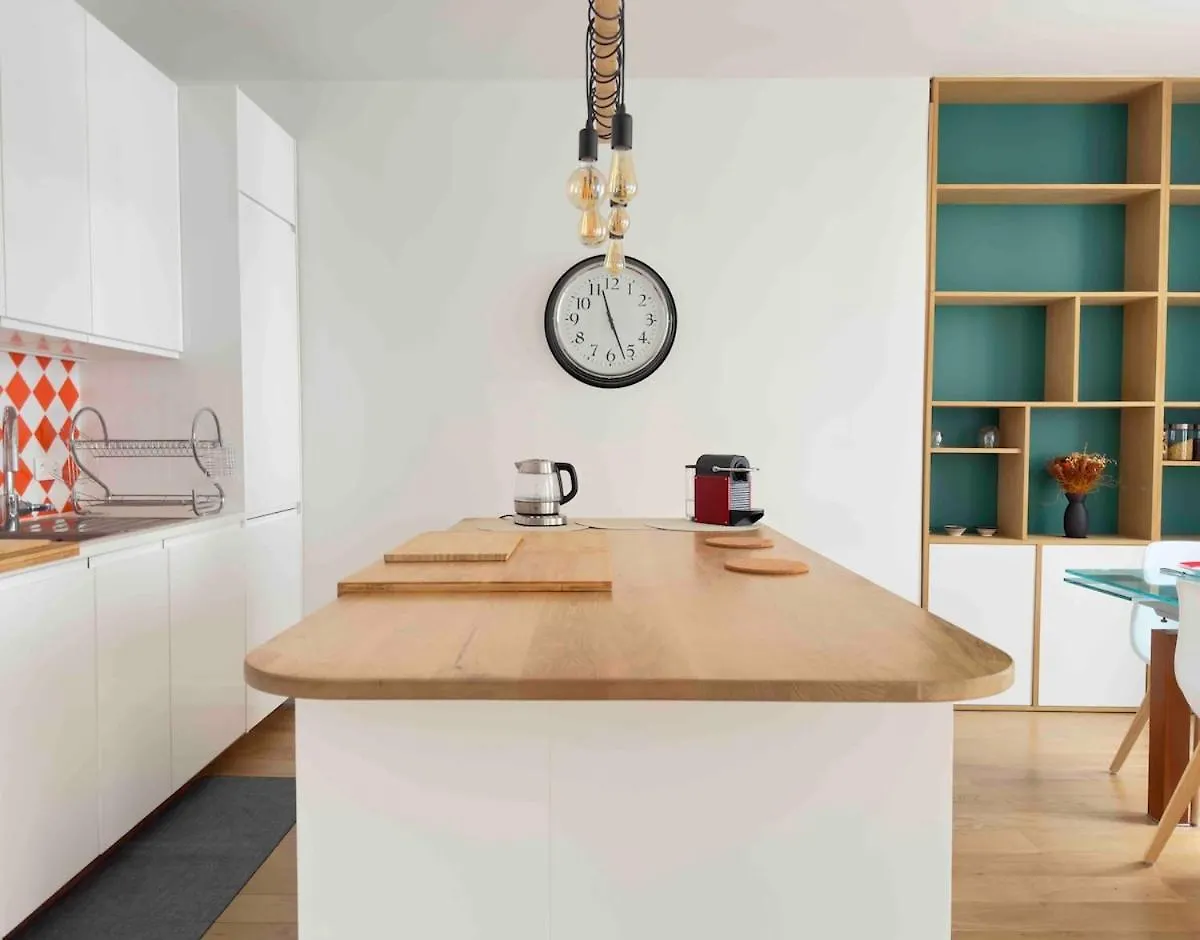 Spacious 4P Apartment Madeleine Department Stores Paris